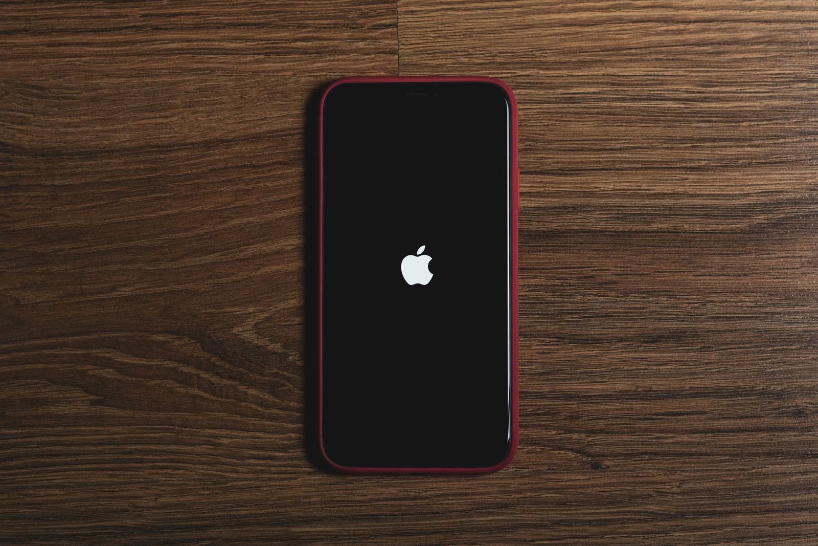 Jak vybrat zánovní iPhone v roce 2026 — kompletní průvodce